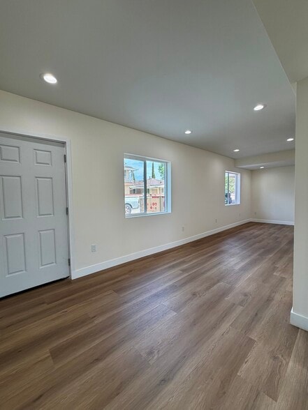 Building Photo - 8965 San Juan Ave