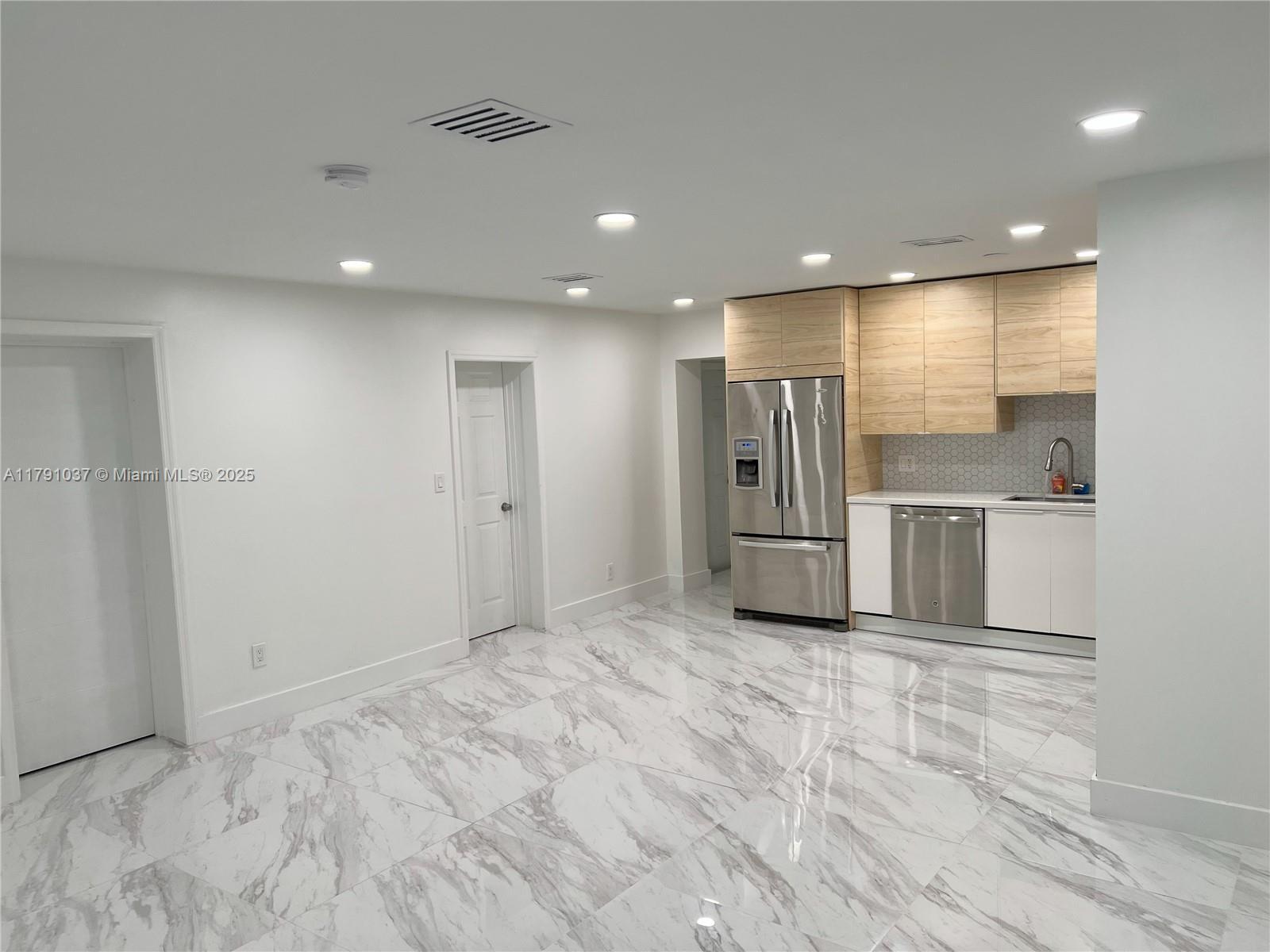 Building Photo - 4337 SW 49th St