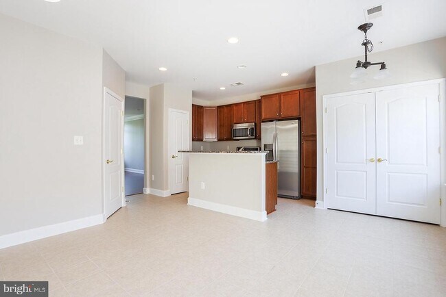 Building Photo - 13538 Waterford Hills Blvd
