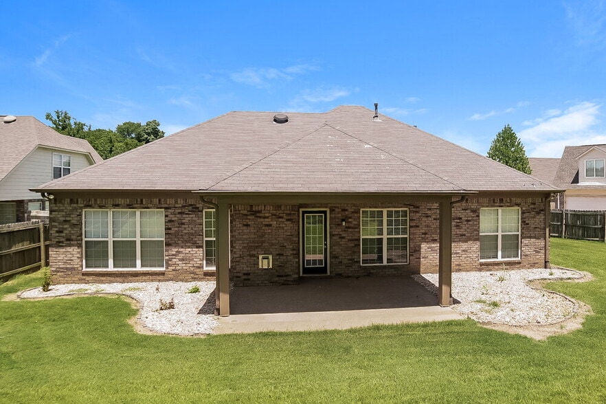 Building Photo - 2477 Torrington Way