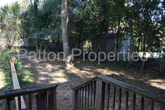 Building Photo - 1315-1317 Summerville Avenue - Inside CoC ...