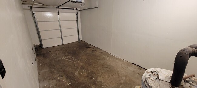 Building Photo - 2881 Acacia Way