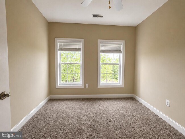 Building Photo - 2261 Potomac Club Pkwy