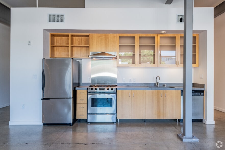 1 BR, 1 BA - The Elliott Building