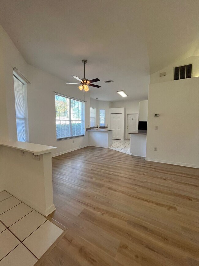 Building Photo - NEW VINYL PLANK FLOORING!! Pine Lakes Subdivision Corner Lot!