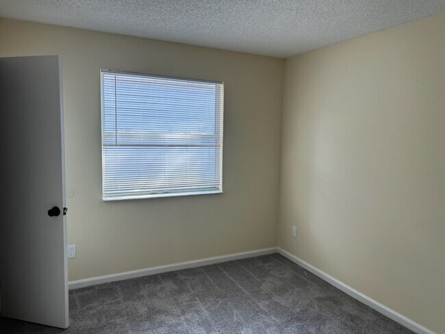 Building Photo - 6117 Key Hollow Ct