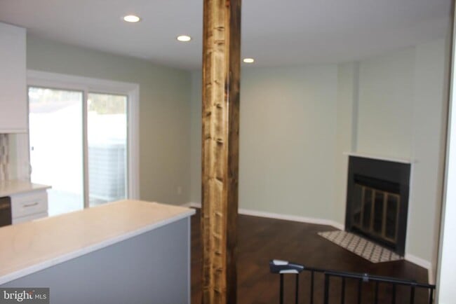 Building Photo - 252 Marble Ct