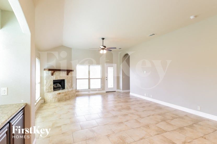 Building Photo - 1125 Marigold Dr