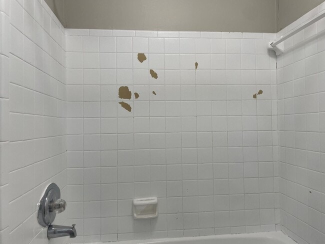 Building Photo - For Rent