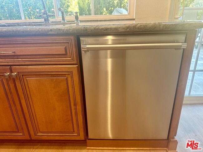 Building Photo - 26065 Redbluff Dr