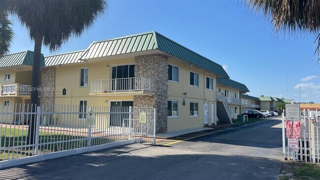 Building Photo - 505 NW 177th St