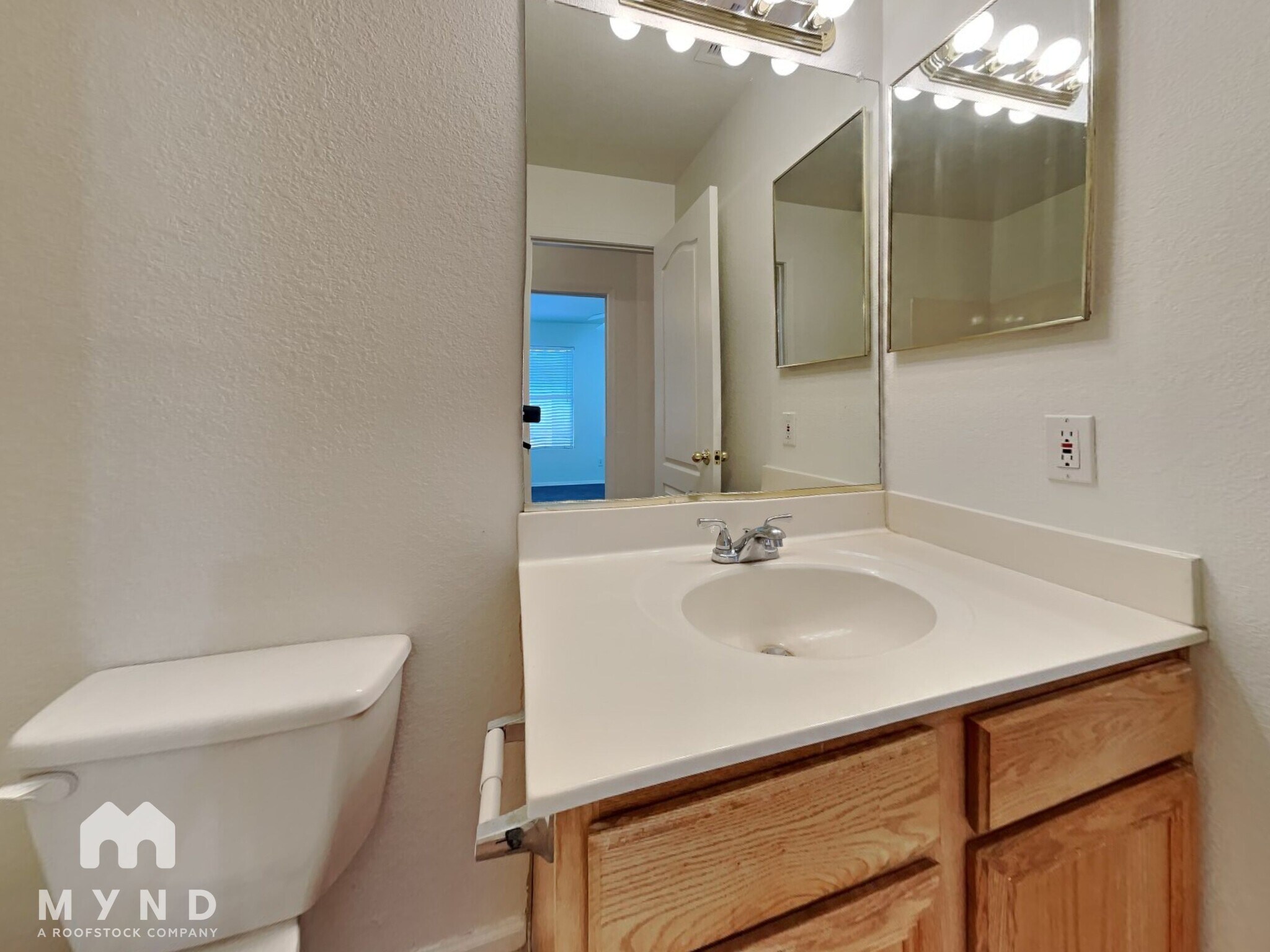 Building Photo - 542 N 169th Ave