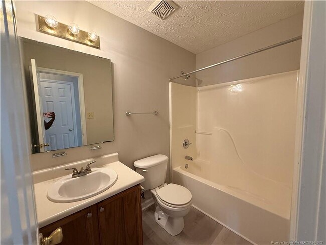 Building Photo - 105 Yasmine Dr