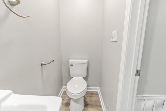 Building Photo - 407 Park Ave