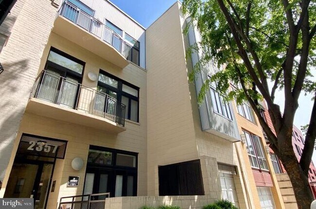Building Photo - 2357 Champlain St NW