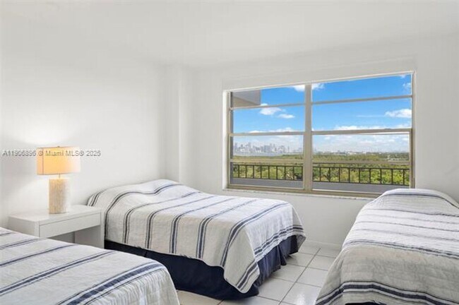 Building Photo - 155 Ocean Ln Dr