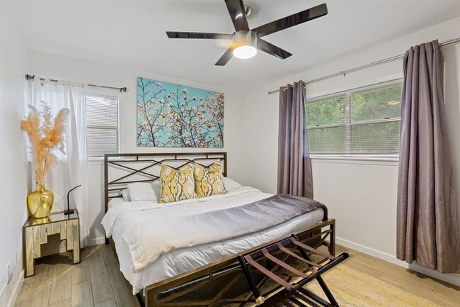 Building Photo - 201 Fairlane Dr