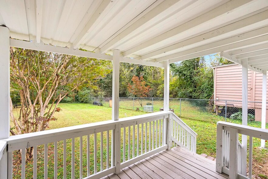 Building Photo - 100 Sadler Ct