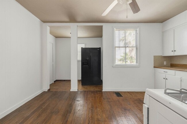 Building Photo - 1101 9th St