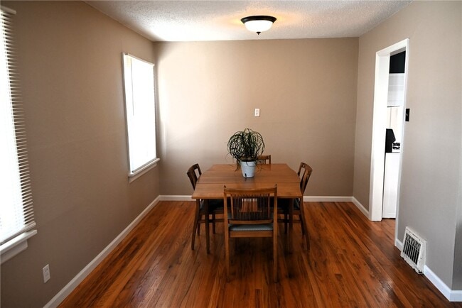 Building Photo - 9510 Lydell Dr