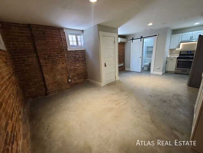 Building Photo - 1066 N Clarkson St