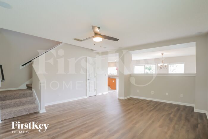 Building Photo - 217 Cezanne Cir
