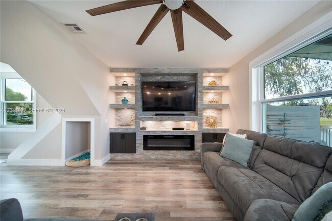 Building Photo - 754 NW 154th Ave