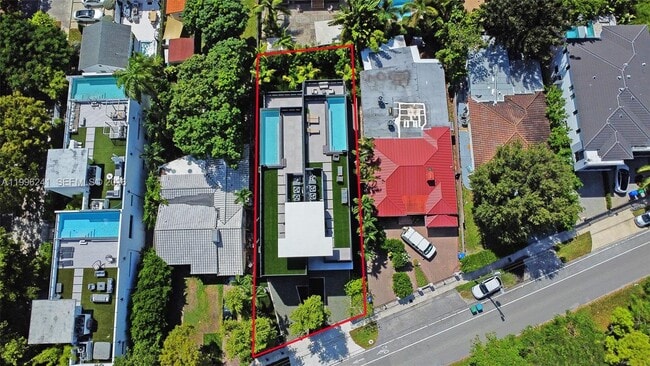 Building Photo - 420 SW 15th Rd