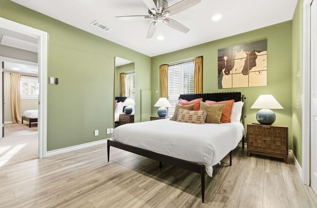 Building Photo - 12511 Chapel Bell St