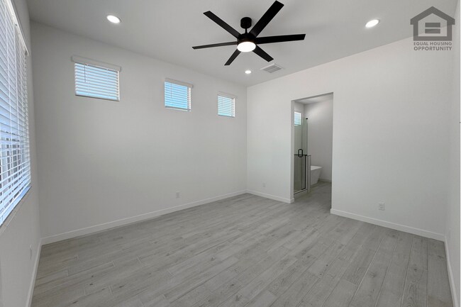 Building Photo - 18108 W Morning Vista Ln