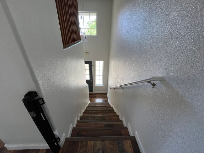 Building Photo - Charming 3 bedroom home in Paso Robles