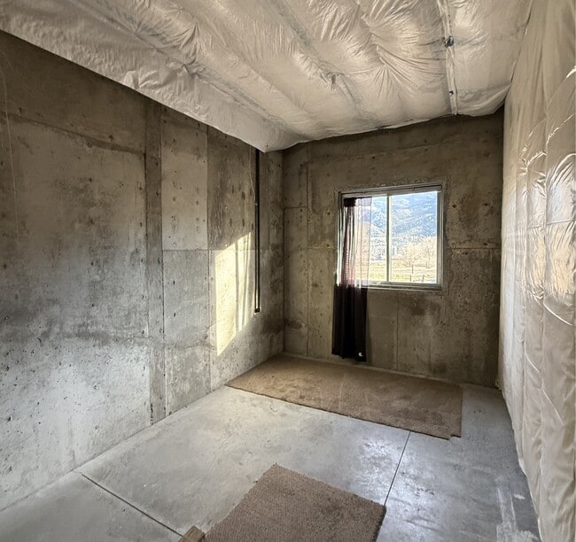 Building Photo - 10202 Rodeo Park Dr