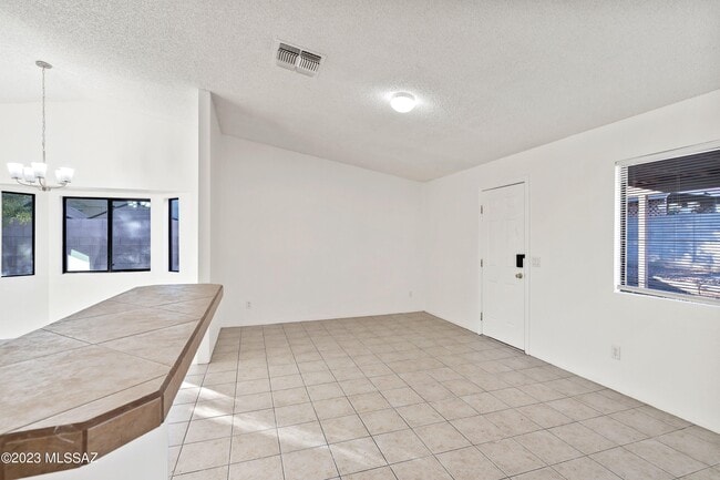 Building Photo - 6082 S Birchwood Dr
