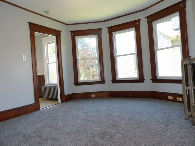 Building Photo - 172 Woodland St