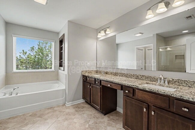 Building Photo - 3527 Arnica Ct