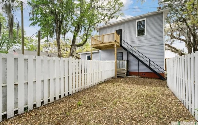 Building Photo - Updated Home in the Heart of Savannah