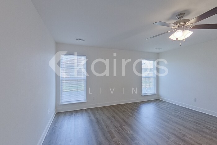 Building Photo - 109 Pin Oak St