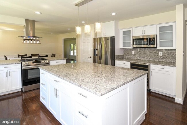 Building Photo - 8012 Wingate Dr