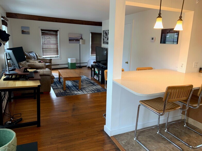 Building Photo - 229 Spring St