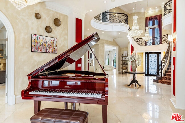 Building Photo - 2229 Summitridge Dr