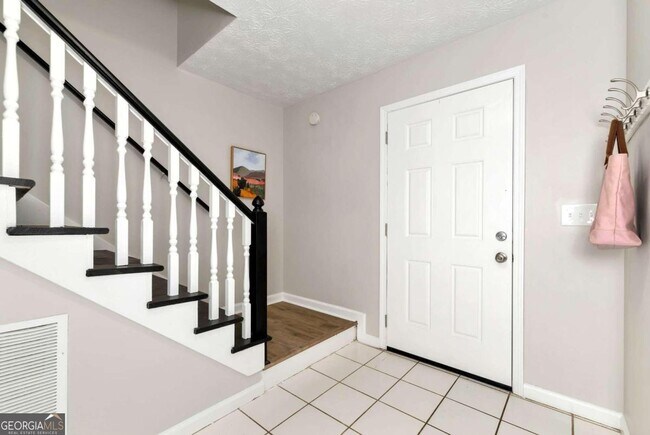 Building Photo - 3860 Maple Wood Trail