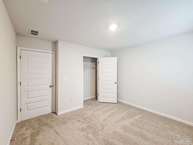 Building Photo - 5249 Peach Dr