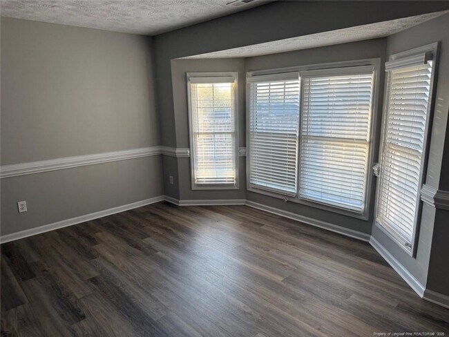 Building Photo - 8420 Deertrot Dr