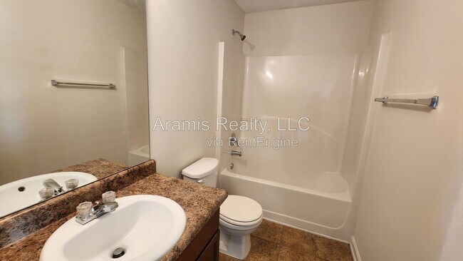Building Photo - 2847 Laurel Ridge Cir