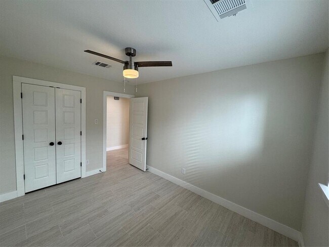 Building Photo - 9908 Willers Way