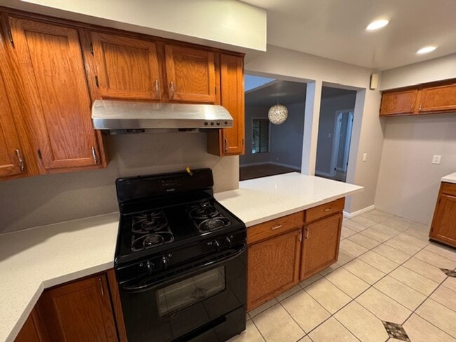 Building Photo - CRENSHAW 17024-17026