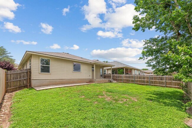 Building Photo - 410 Brazoria Trail