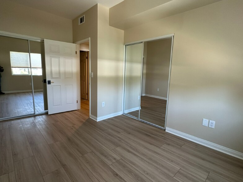 Building Photo - 22651 Del Valle St