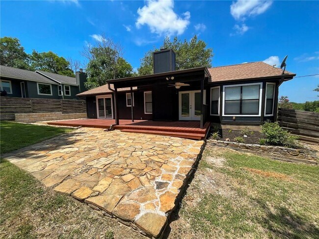 Building Photo - 2401 Silver Spur Dr