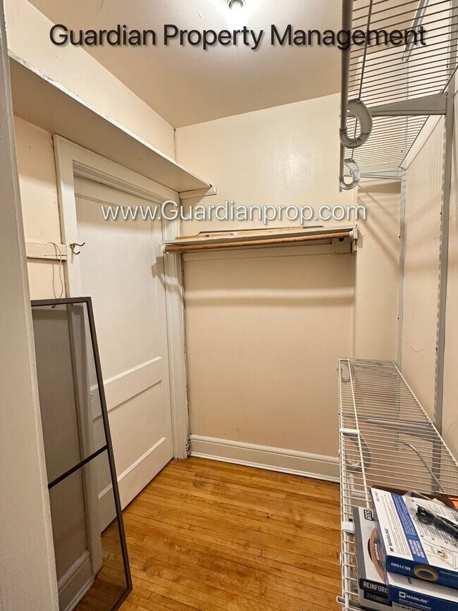 Building Photo - Studio Lakes Uptown Apartment, Blocks from...